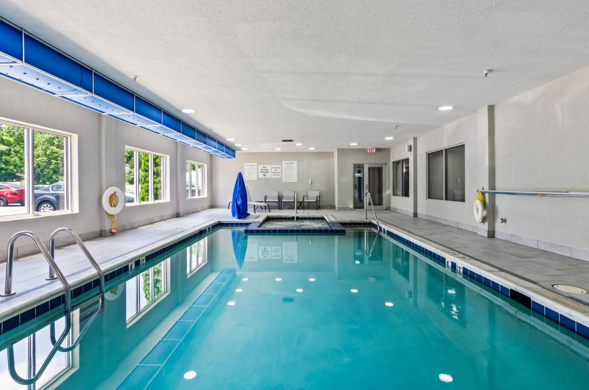 Holiday Inn Express & Suites Wytheville By Ihg Exteriér fotografie